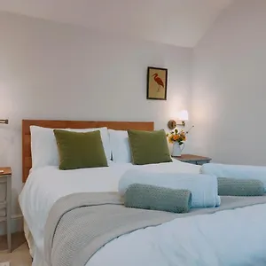  Bed & Breakfast The Larch